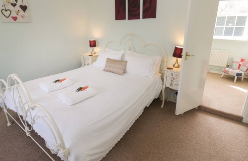 Pensax Cottage | THE CORNER HOUSE, family friendly, luxury holiday cottage in Pensax