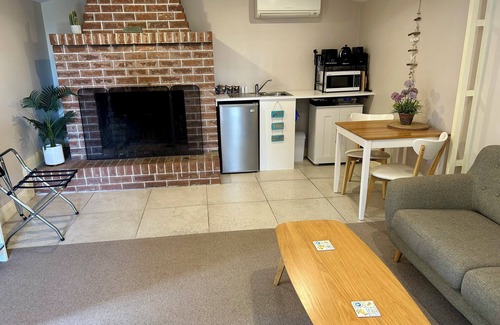 Portarlington Bed & Breakfast | The Cosy Bungalow - very private, romantic haven.