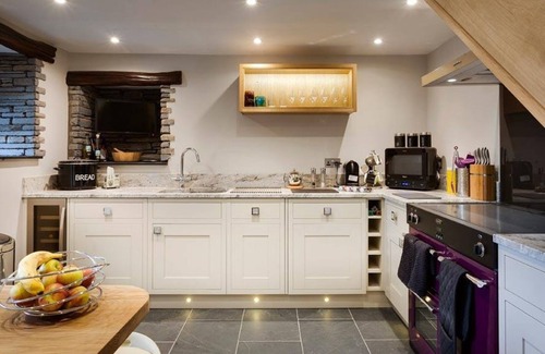 Troutbeck Cottage | THE COSY PEACOCK, pet friendly, with open fire in Troutbeck