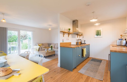 Icklesham Cottage | The Cot - a holiday let that sleeps 6 guests in 3 bedrooms