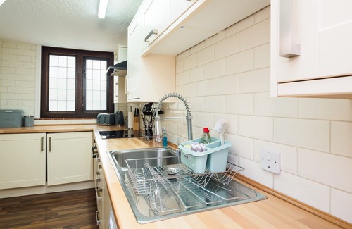 Upper Dicker House | The Cottage at Gildridge + Private Hot tub