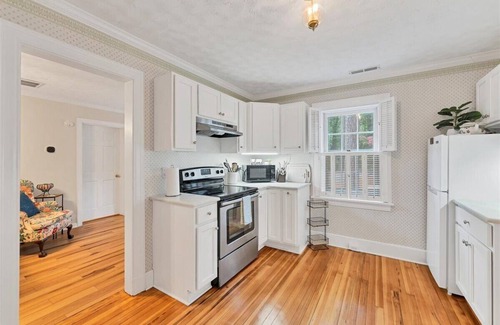 West Southern Pines Cottage | The Cottage at Knollwood Manor