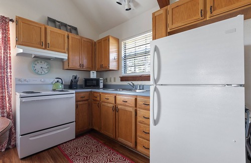 Fredericksburg Condo | The Cottage At Twin Oaks 1 Bedroom Cottage by RedAwning