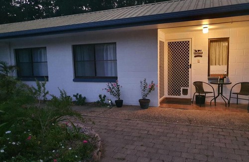 Palmwoods House | The Cottage