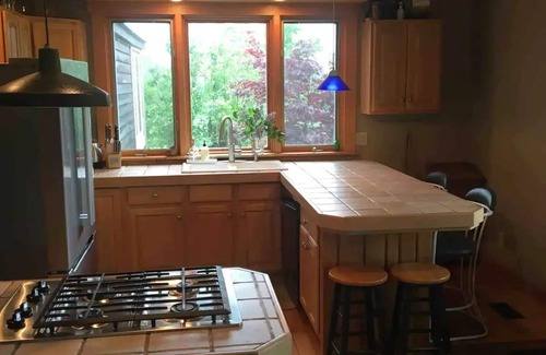 Orchard Park Cottage | The Cottage @ Chestnut Hill Guest House & Farm