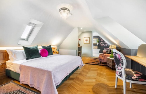 Kelmarsh House | The Cottage - Luxury Romantic Retreat in Idyllic Rural Location