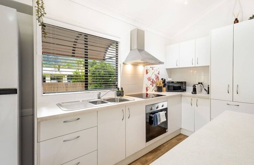Kewarra Beach Apartment | The Cottage - Mountain Views 1BR - 5 min to Beach