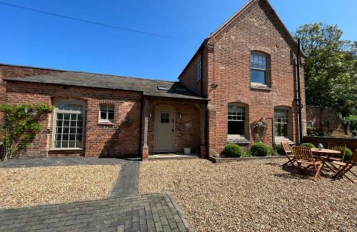 King's Bromley House | The Cottage, Orgreave Estate