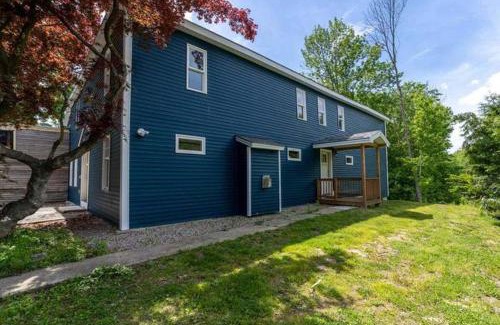 Northwood House | The Cottages at Harvey Lake
