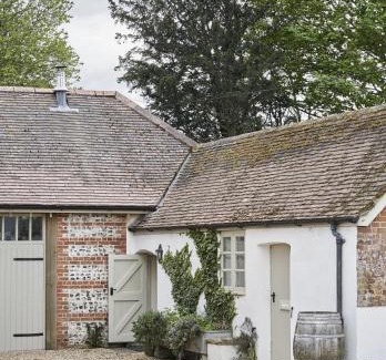 Tarrant Launceston House | The Cottages at Launceston Farm