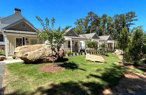 Peachtree City Hotel | The Cottages at Laurel Brooke