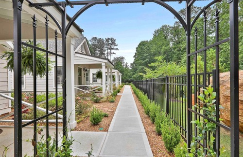 Peachtree City Hotel | The Cottages at Laurel Brooke
