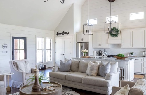 Ledbetter House | The Cottages at Turkey Creek - 'The Big Cottage' - 12 minutes from Round Top!