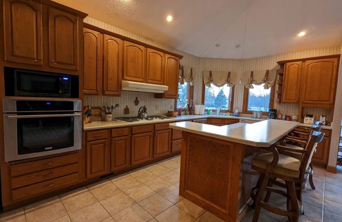Bellbrook House | The Country View Estate in Beavercreek OH. Close to many beautiful hiking trails