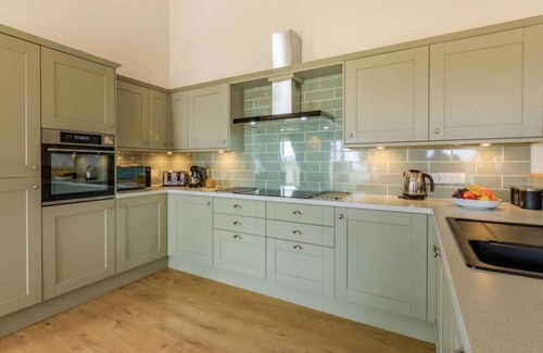 Sherborne House | The Cow Shed - Luxury 5* Dorset barn conversion with private hot tub