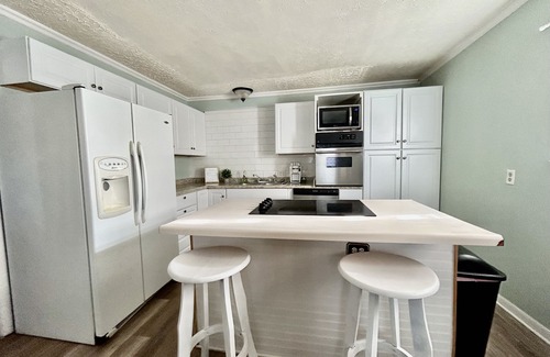 Springfield House | The Coziest Home! Only ONE Block From Mercy!
