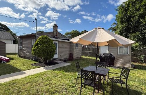 Warwick House | The Cozy Back Bungalow