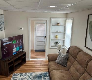 Warwick House | The Cozy Back Bungalow