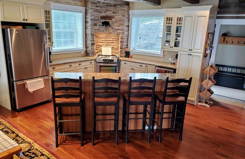 Dysart et al Cottage | The Cozy Canadian Lake House