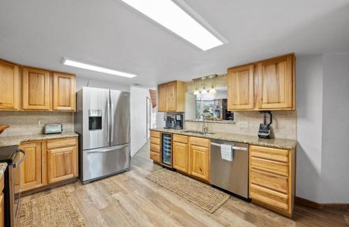 Spicewood House | The Cozy Corner in Windermere Oaks on Lake Travis