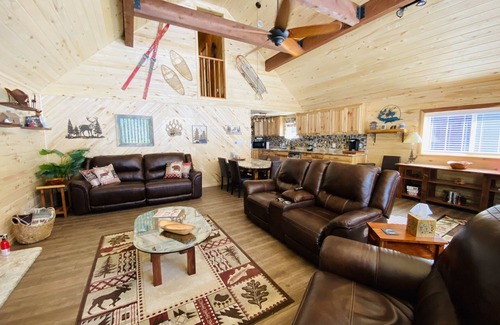 Ponderosa Pines House | The Cozy Cub
