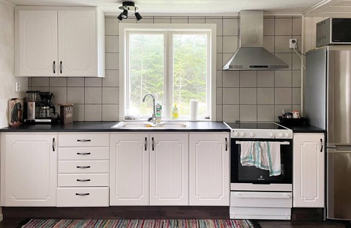 Timmersdala House | The cozy furnished cottage is located only 300 m from the lake Vristulven, which has very clean wate