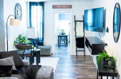 Reading Apartment | The Cozy Grey Haven Home - 1st floor