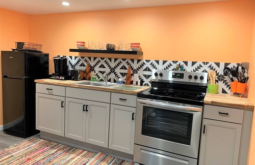 Cookeville Apartment | The Cozy Nook- by Downtown, I-40 & Lake. Wooded view