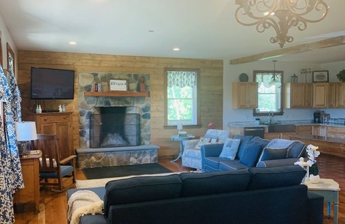 Linville House | The Creekside- 10 mins from Harrisonburg