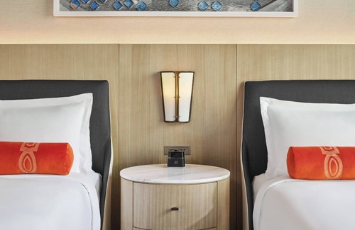Fort Worth Cultural District Hotel | The Crescent Hotel | Deluxe Queen Queen| Pet-Friendly Family Experiences