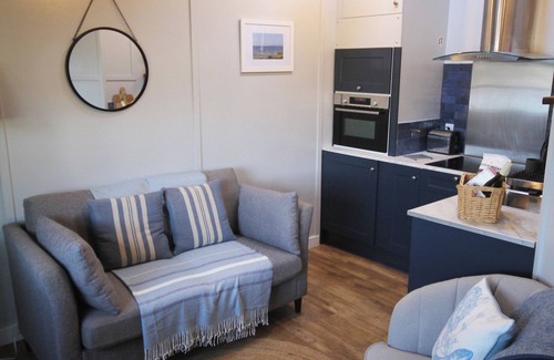 Kingsand Ski Chalet | The Crow's Nest - A Cosy Village Cottage with Stunning Sea Views
