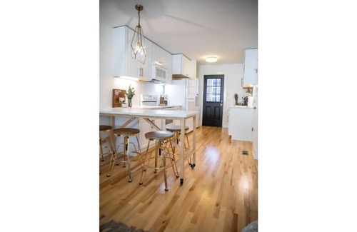Germantown Apartment | The Crystal | Lovely, Comfy, & Super Walkable