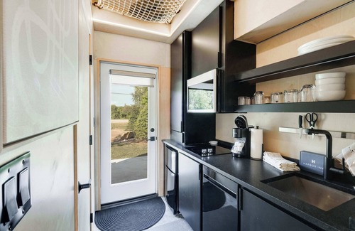 Ottawa Cabin | The Cut | 1 Bed, 1 Bath