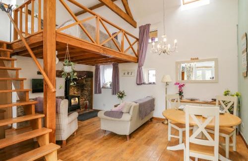 Tirabad House | The Cwtch