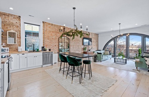 Hendersonville Apartment | The Demi-Lune. An urban space with small town charm!