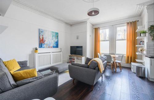 Croham Apartment | The Den