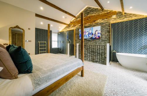 Bowness-on-Windermere House | The Den - The White House Windermere
