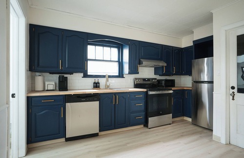 Binghamton Apartment | The Designers Apartment - 5 Minutes to Downtown