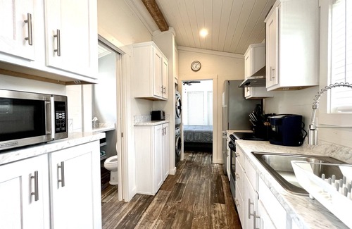 Clermont House | The Dockside House - Lakeside Tiny Home Near Orlando