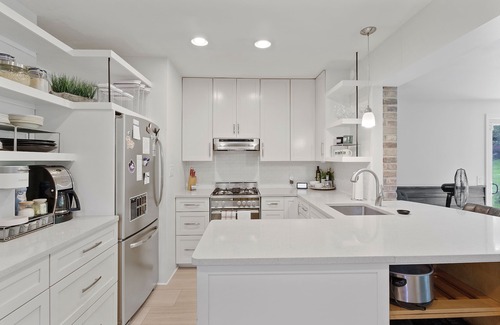 Bethel Park House | The Dog Haus near DT Pittsburgh |Pet Friendly| Self Check in!