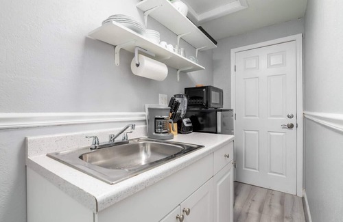 Lake Ridge Apartment | The Dolphin Studio @ Lake Ridge