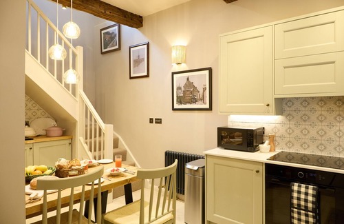 Carsington Cottage | THE DOVECOTE, family friendly, character holiday cottage in Hopton