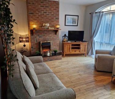 Hilltown Apartment | The Downshire Arms Apartments Hilltown