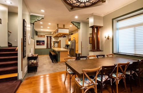 Downtown Omaha House | The Downtown Omaha Oasis- over 10,000 sq ft includes arcade & rooftop w/hot tub