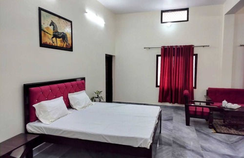 Jhusi Bed & Breakfast | The Eco Resort By Dawn