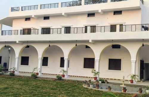 Jhusi Bed & Breakfast | The Eco Resort By Dawn