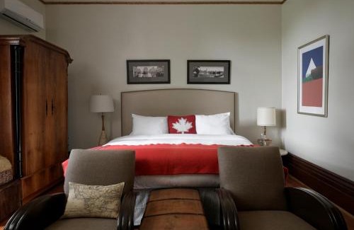 Bloomfield Hotel | The Eddie Hotel and Farm
