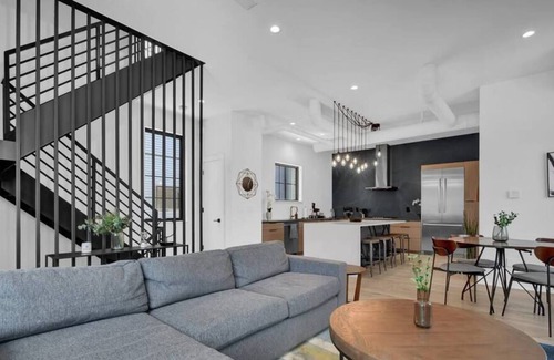 German Village Apartment | The Elegant Estate - Modern Home in Columbus