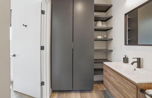 German Village Apartment | The Elegant Estate - Modern Home in Columbus