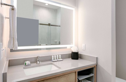 Little Elm Hotel | The Elm, a Ramada by Wyndham